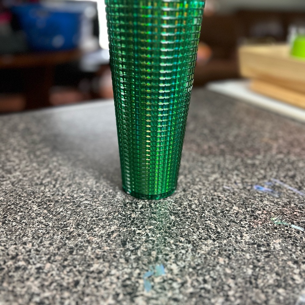 Starbucks cup - Picture 2 of 3